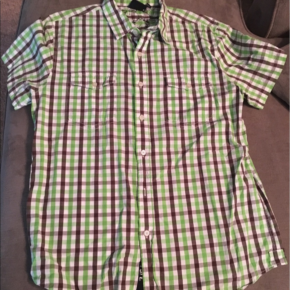 Vurt button Down